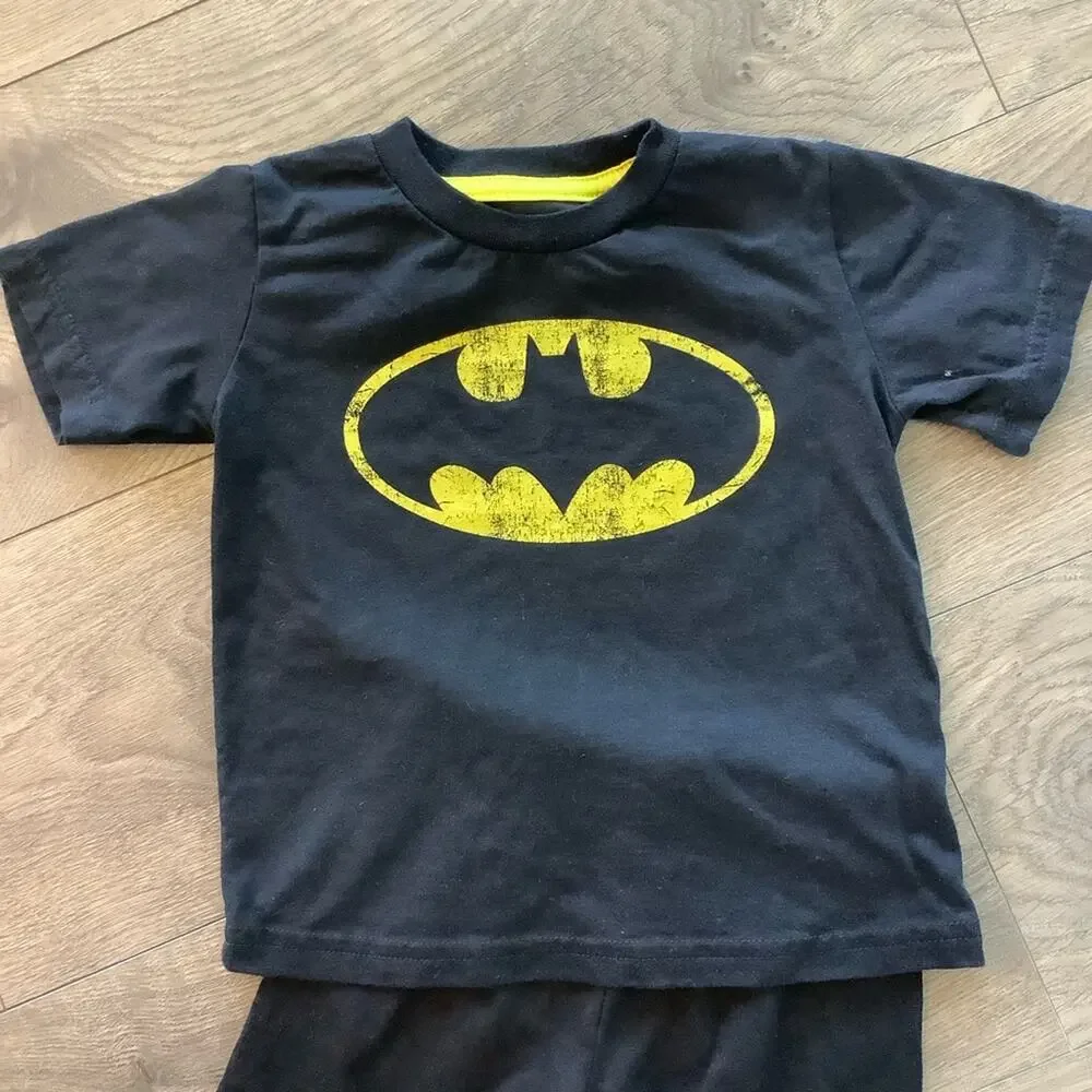 Batman Vintage Style T-Shirt and Shorts - Picture 3 of 6